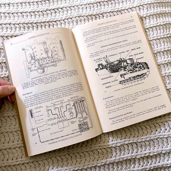 🎖️NEW Vintage USA Army Core of Engineers Diesel Tank Booklet Military Guide🎖️ - Picture 9 of 13